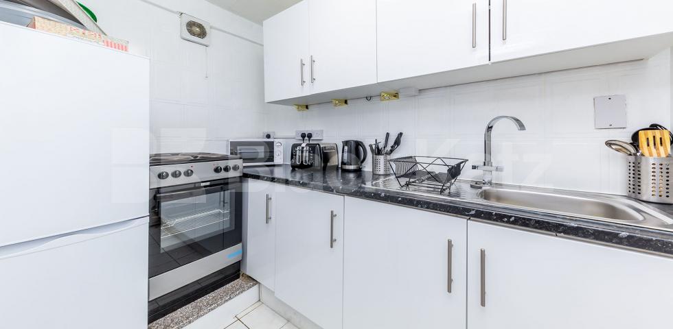 			MINS TO OXFORD STREET & HYDE PARK!, 1 Bedroom, 1 bath, 1 reception Flat			 Park West, Edgware Road , MARBLE ARCH